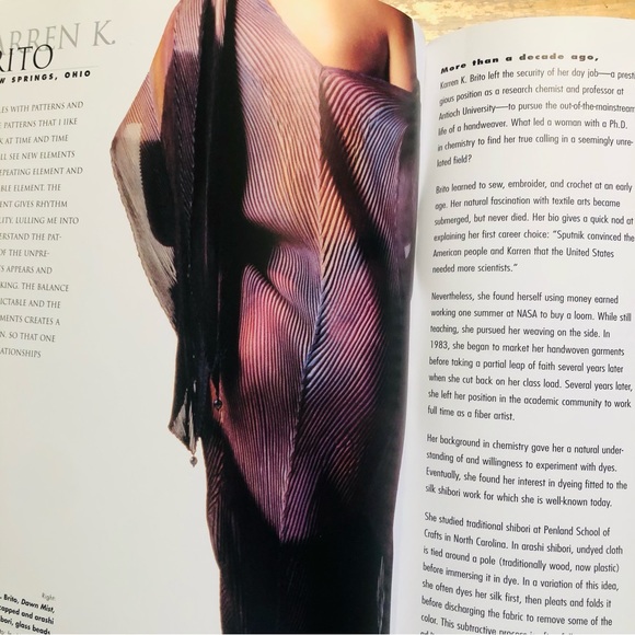 “The Fiberarts Book of Wearable Art” Like New, Hardcover, Art-to-Wear - Picture 10 of 15